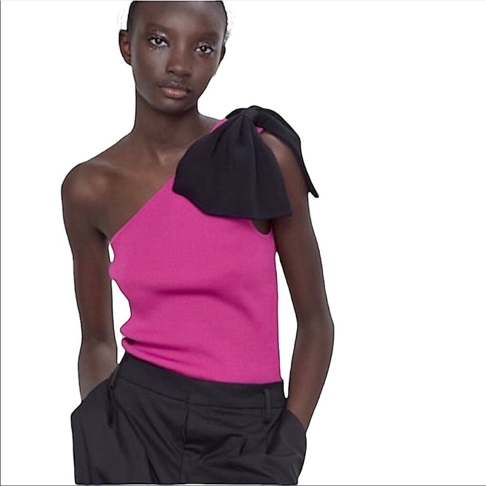 Zara Knit Ribbed Asymmetrical Magenta Top With Black Bow. New Size M